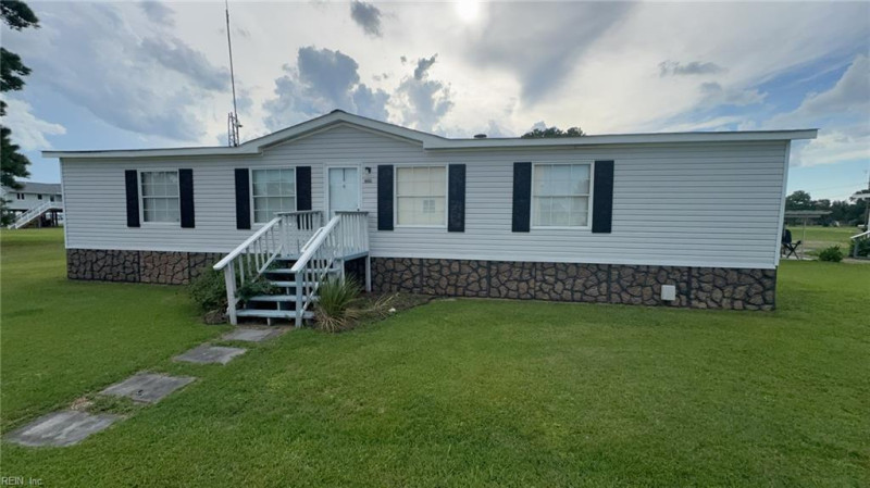Photo 4 of 9 residential for sale in Gloucester County virginia