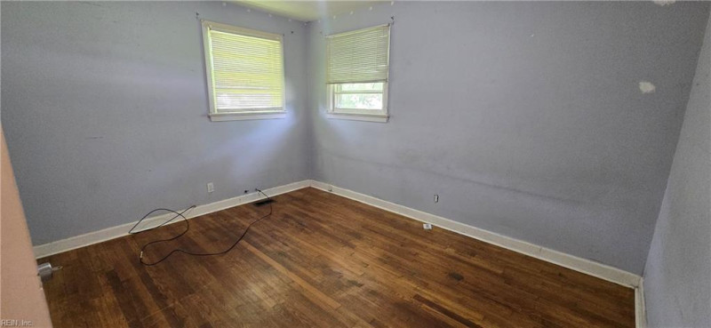 Photo 10 of 28 residential for sale in Portsmouth virginia