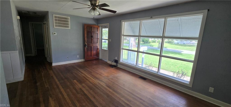 Photo 2 of 28 residential for sale in Portsmouth virginia
