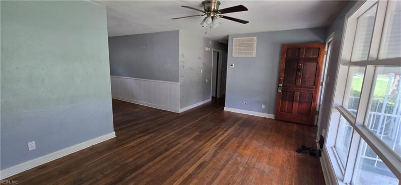Photo 4 of 28 residential for sale in Portsmouth virginia