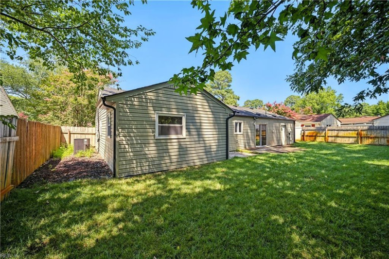 Photo 19 of 30 residential for sale in Virginia Beach virginia