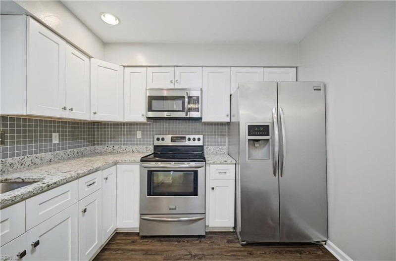 Photo 4 of 30 residential for sale in Virginia Beach virginia