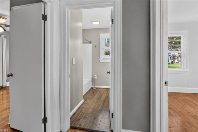 Photo 10 of 37 residential for sale in Suffolk virginia