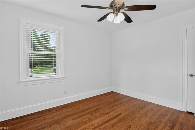 Photo 30 of 37 residential for sale in Suffolk virginia