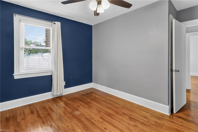Photo 34 of 37 residential for sale in Suffolk virginia