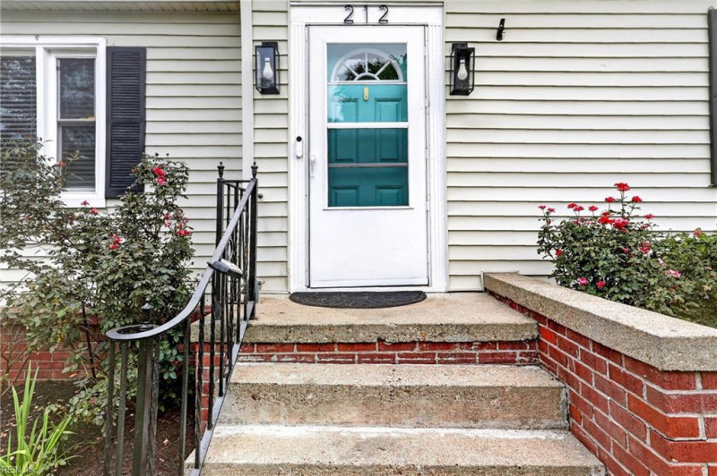 Photo 7 of 37 residential for sale in Suffolk virginia
