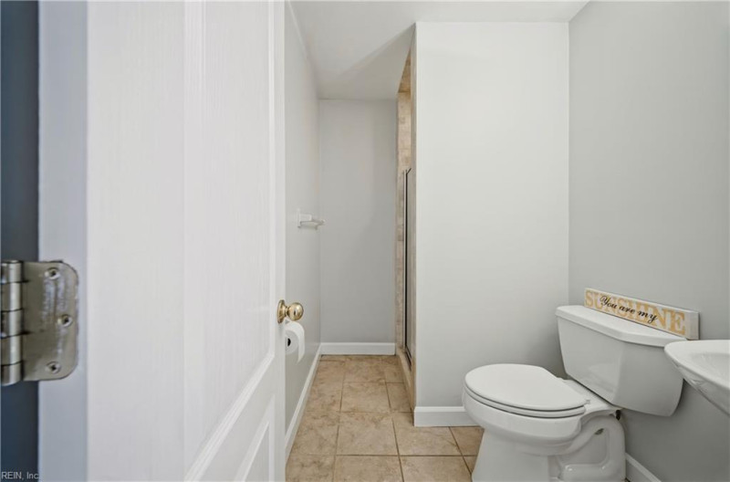 Photo 33 of 50 residential for sale in Chesapeake virginia Photo 33 of 50 residential for sale in Chesapeake virginia