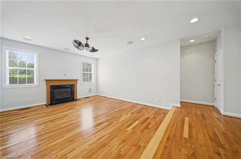 Photo 9 of 50 residential for sale in Chesapeake virginia Photo 9 of 50 residential for sale in Chesapeake virginia