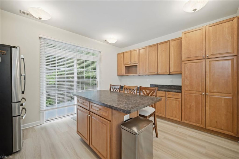Photo 10 of 50 residential for sale in Chesapeake virginia