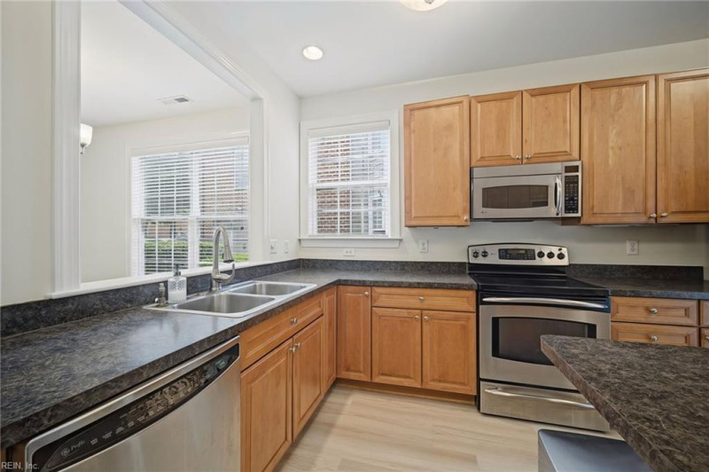 Photo 11 of 50 residential for sale in Chesapeake virginia