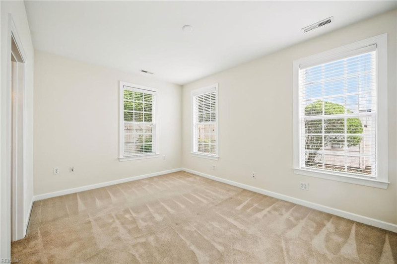 Photo 13 of 50 residential for sale in Chesapeake virginia