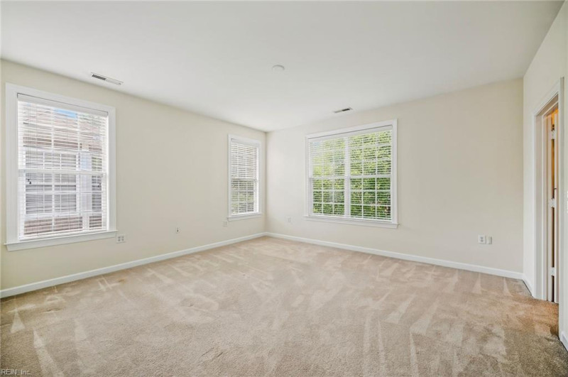 Photo 18 of 50 residential for sale in Chesapeake virginia