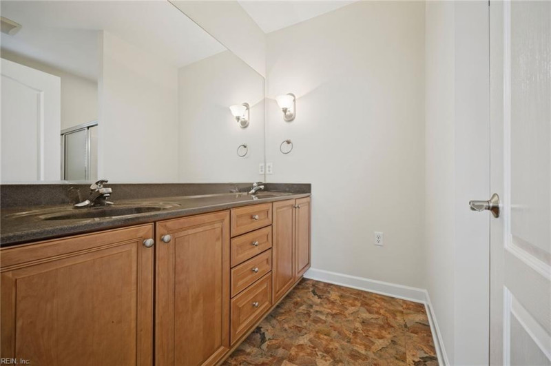 Photo 23 of 50 residential for sale in Chesapeake virginia