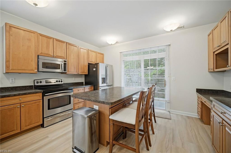 Photo 9 of 50 residential for sale in Chesapeake virginia