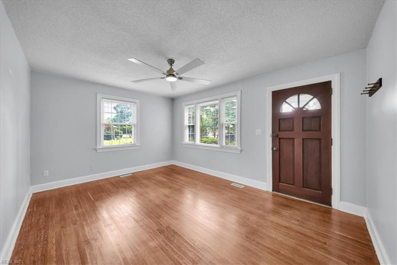 Photo 6 of 43 residential for sale in Chesapeake virginia Photo 6 of 43 residential for sale in Chesapeake virginia
