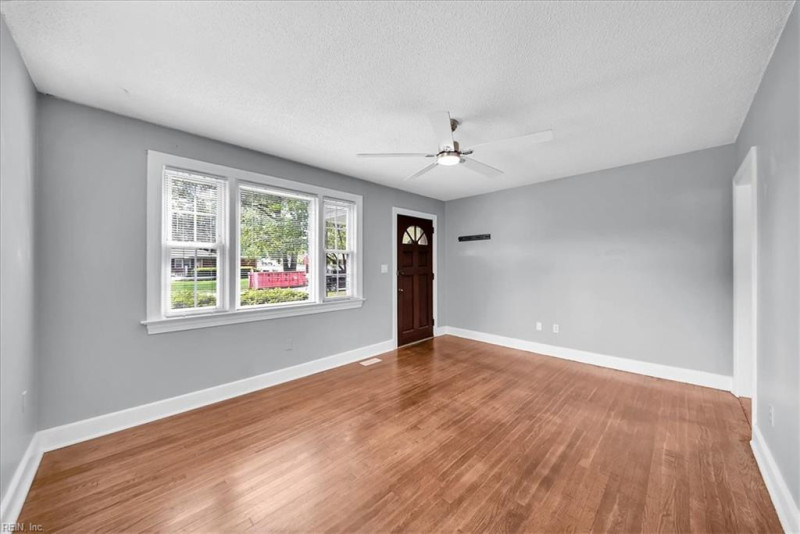 Photo 7 of 43 residential for sale in Chesapeake virginia Photo 7 of 43 residential for sale in Chesapeake virginia