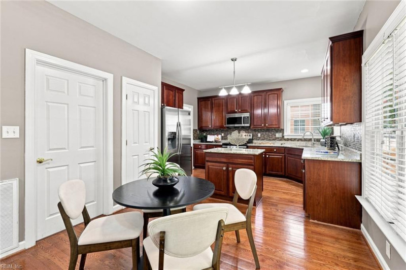 Photo 20 of 50 residential for sale in York County virginia