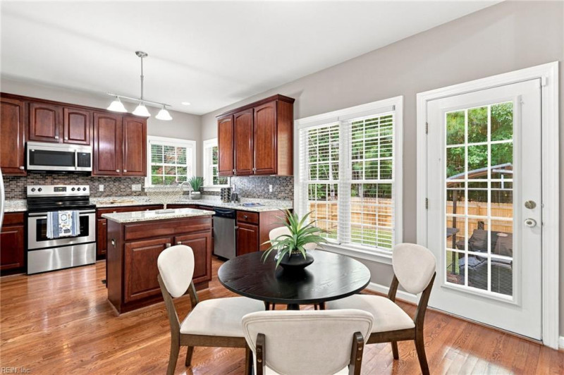 Photo 21 of 50 residential for sale in York County virginia