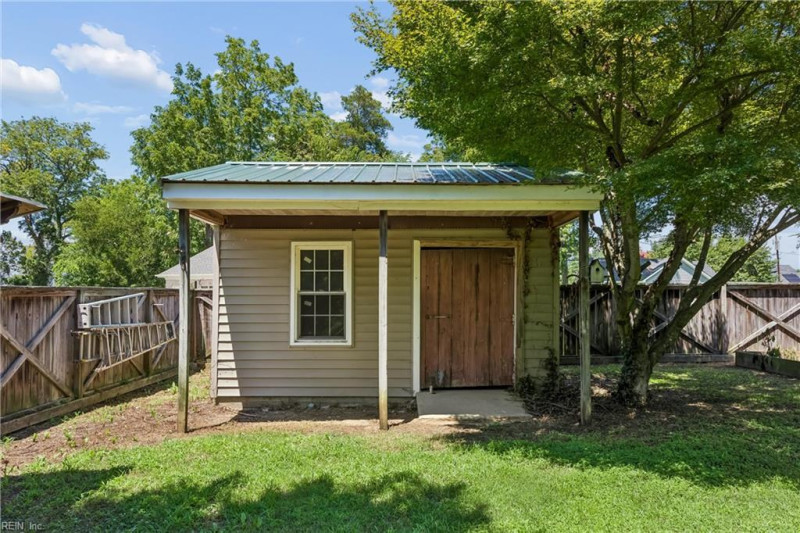Photo 28 of 32 residential for sale in Newport News virginia