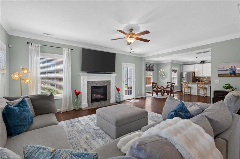 Photo 10 of 49 residential for sale in Virginia Beach virginia