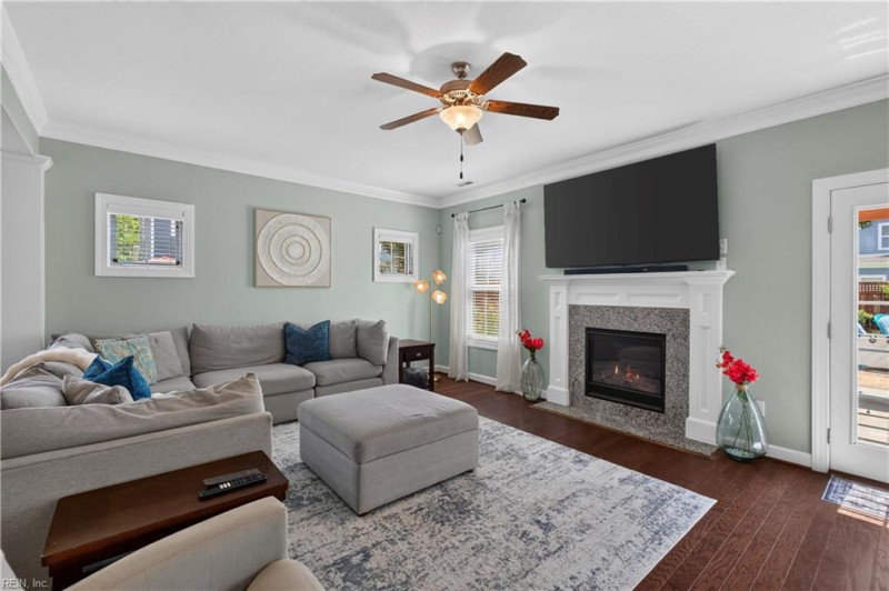 Photo 11 of 49 residential for sale in Virginia Beach virginia