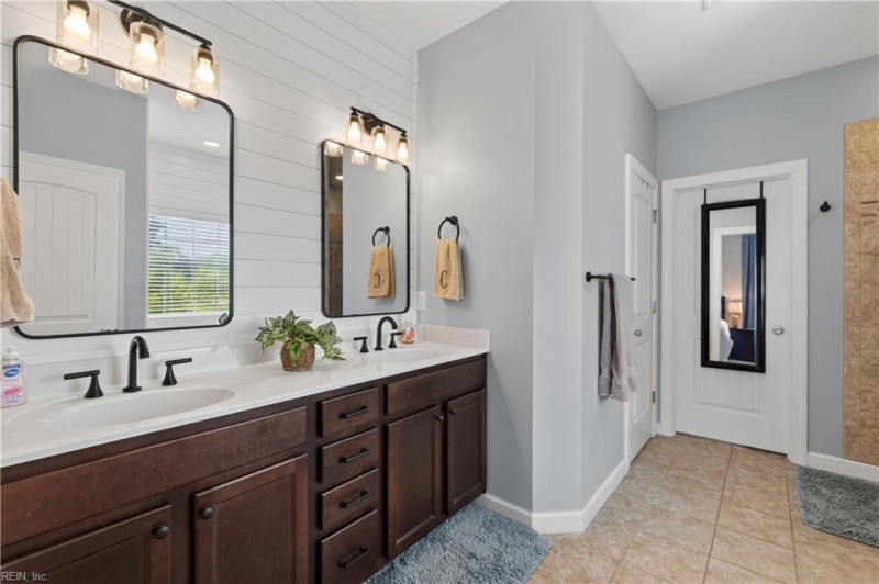 Photo 25 of 49 residential for sale in Virginia Beach virginia