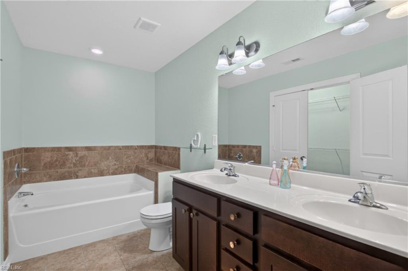 Photo 17 of 28 residential for sale in Virginia Beach virginia