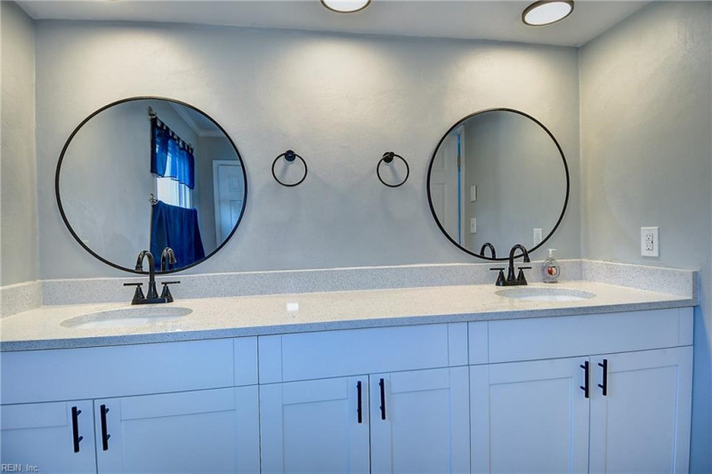 Photo 10 of 48 residential for sale in Virginia Beach virginia