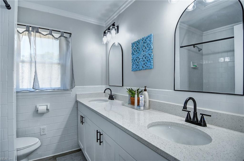 Photo 13 of 48 residential for sale in Virginia Beach virginia