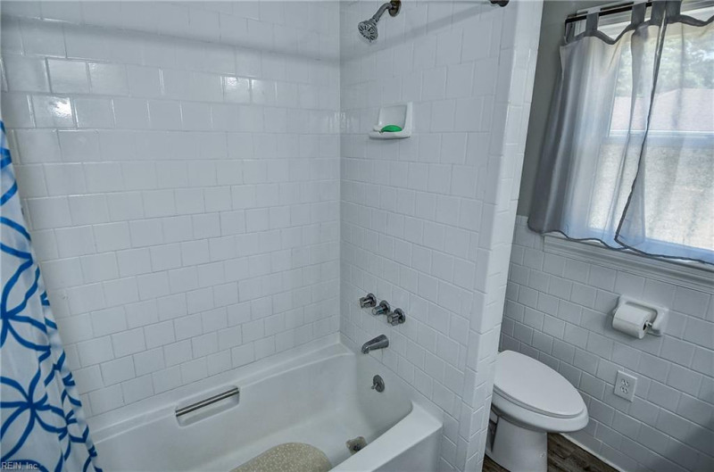 Photo 14 of 48 residential for sale in Virginia Beach virginia