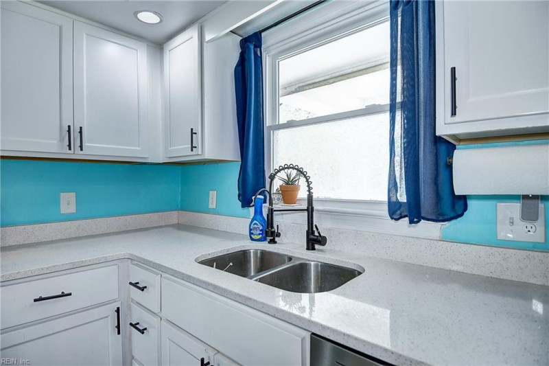 Photo 7 of 48 residential for sale in Virginia Beach virginia