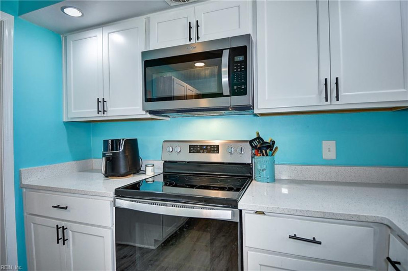 Photo 9 of 48 residential for sale in Virginia Beach virginia