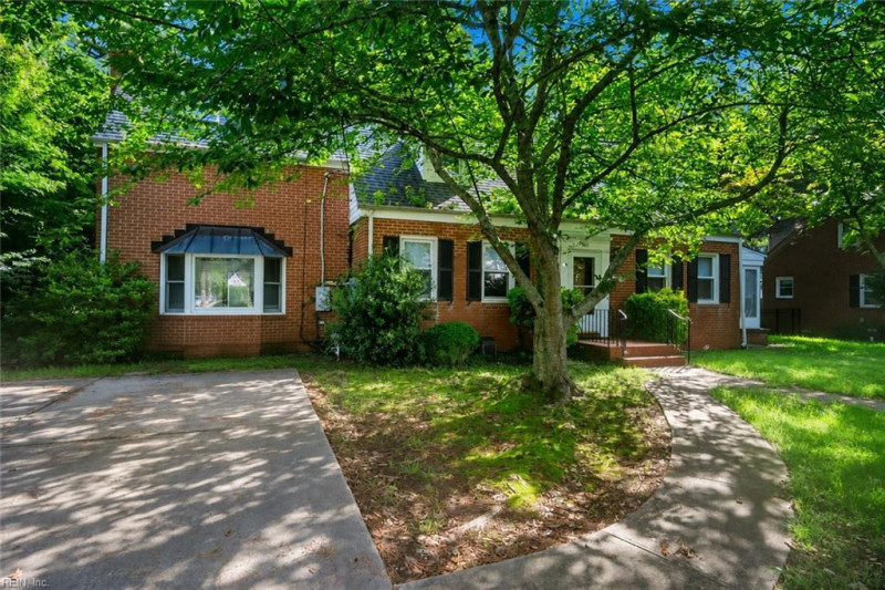 Photo 1 of 34 residential for sale in Portsmouth virginia