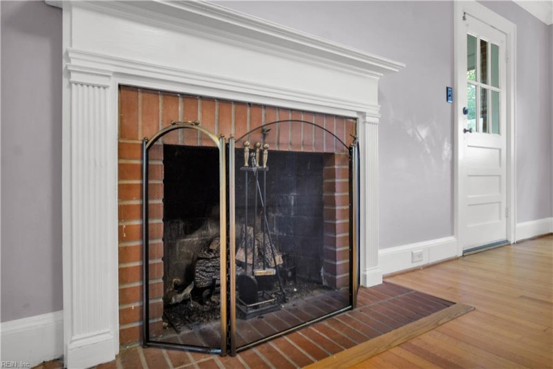 Photo 11 of 34 residential for sale in Portsmouth virginia