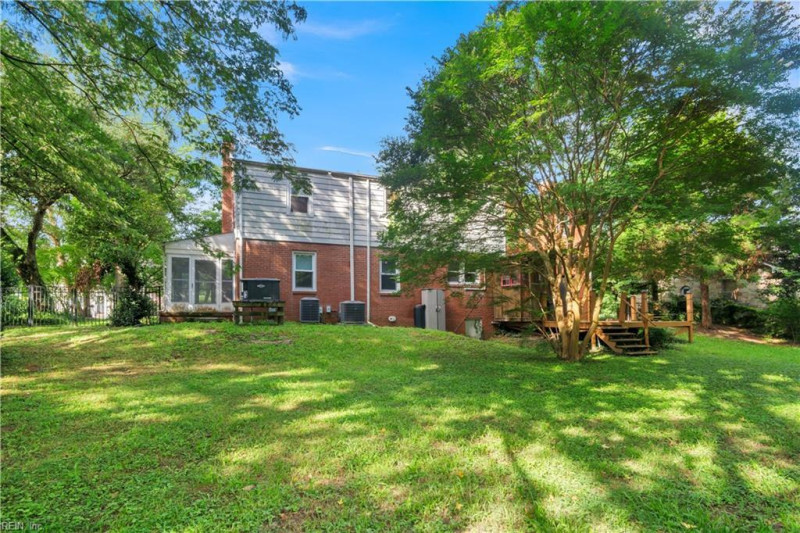 Photo 14 of 34 residential for sale in Portsmouth virginia