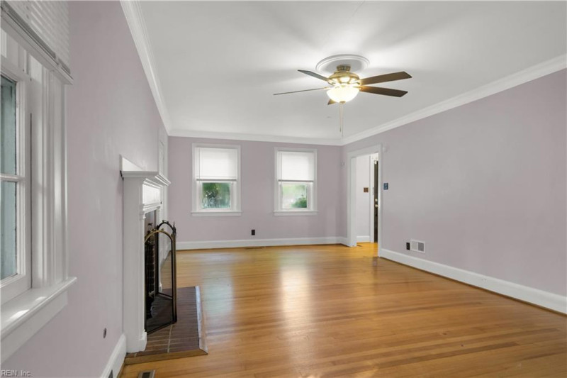 Photo 17 of 34 residential for sale in Portsmouth virginia
