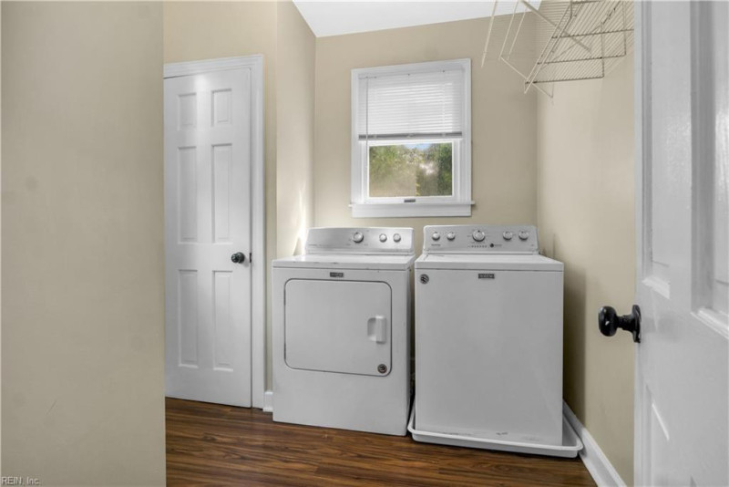 Photo 30 of 34 residential for sale in Portsmouth virginia