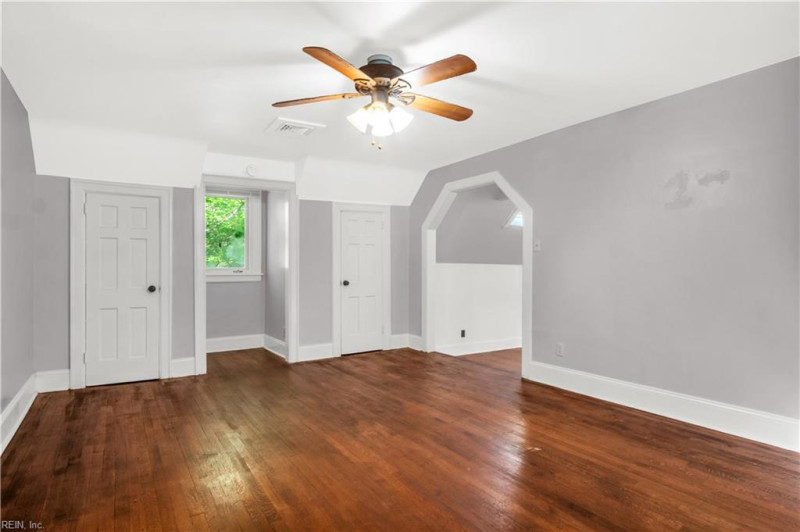Photo 9 of 34 residential for sale in Portsmouth virginia