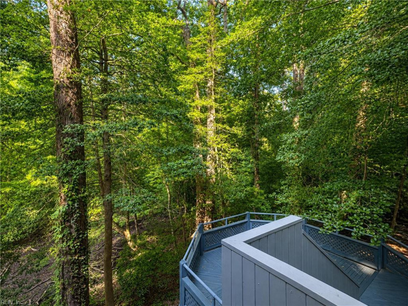 Photo 25 of 50 residential for sale in Gloucester County virginia