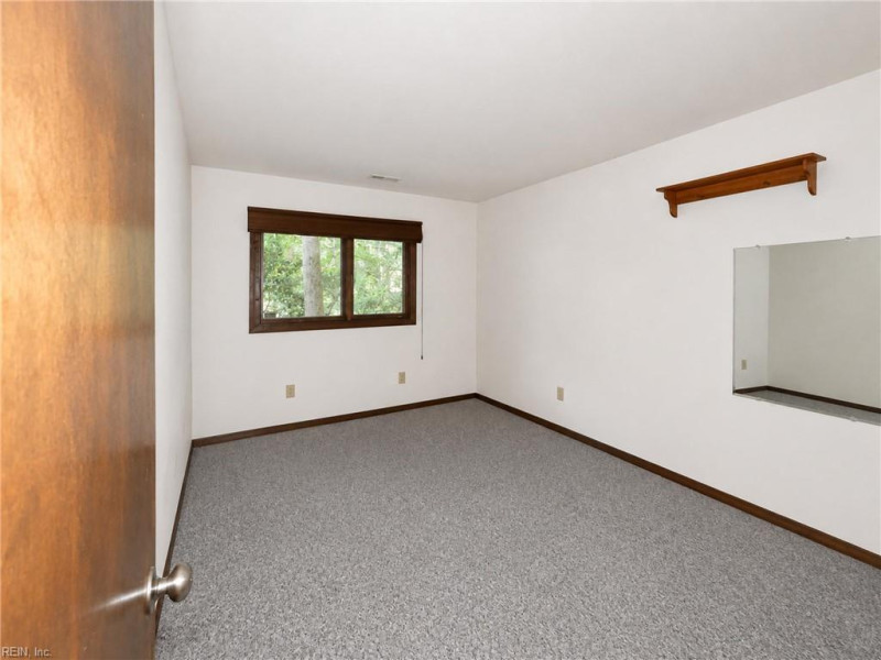 Photo 29 of 50 residential for sale in Gloucester County virginia