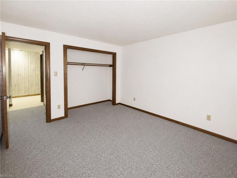 Photo 30 of 50 residential for sale in Gloucester County virginia