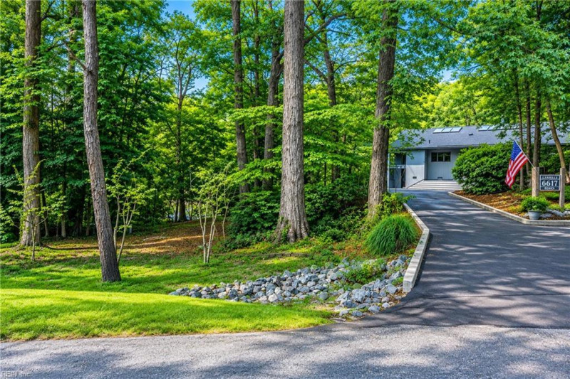Photo 38 of 50 residential for sale in Gloucester County virginia