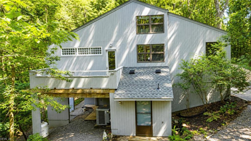 Photo 41 of 50 residential for sale in Gloucester County virginia