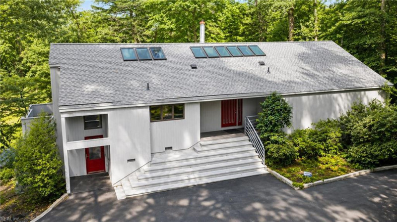 Photo 45 of 50 residential for sale in Gloucester County virginia