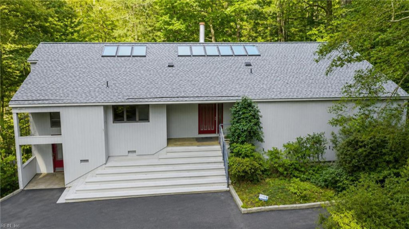 Photo 46 of 50 residential for sale in Gloucester County virginia