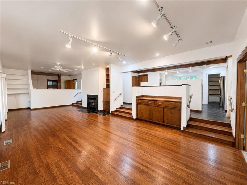 Photo 5 of 50 residential for sale in Gloucester County virginia