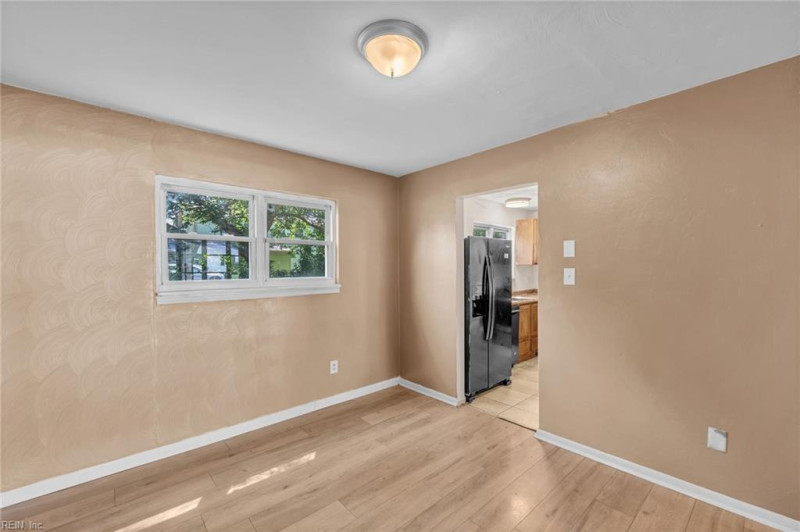 Photo 14 of 49 residential for sale in Chesapeake virginia