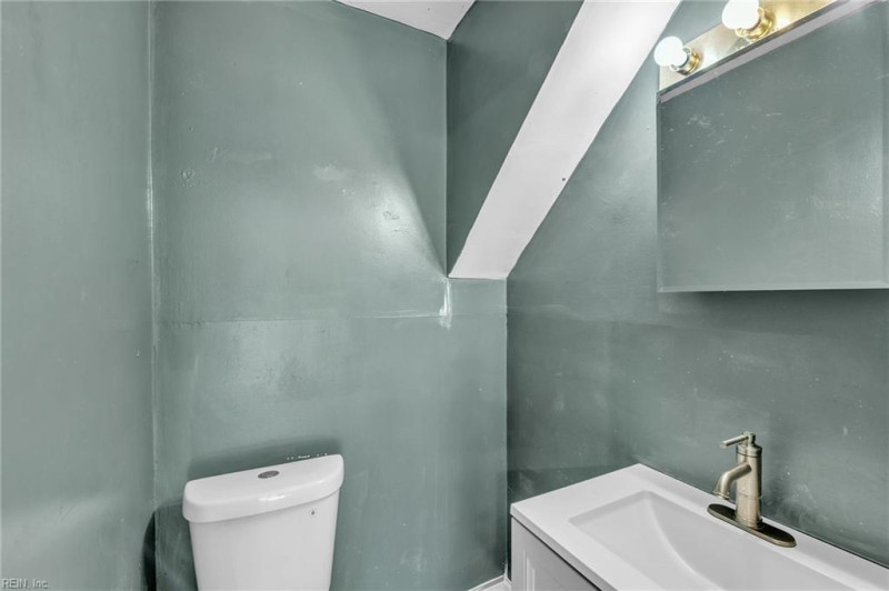 Photo 19 of 49 residential for sale in Chesapeake virginia