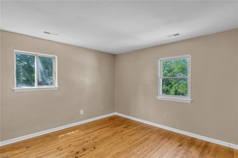 Photo 22 of 49 residential for sale in Chesapeake virginia