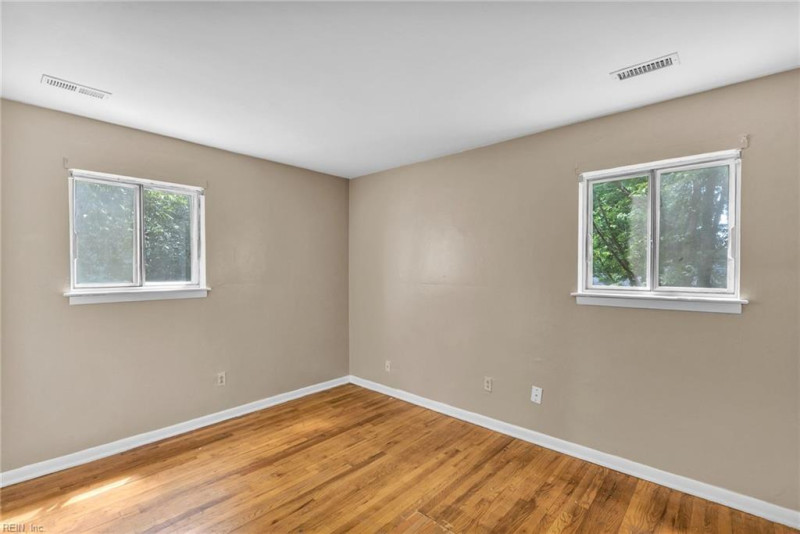 Photo 28 of 49 residential for sale in Chesapeake virginia